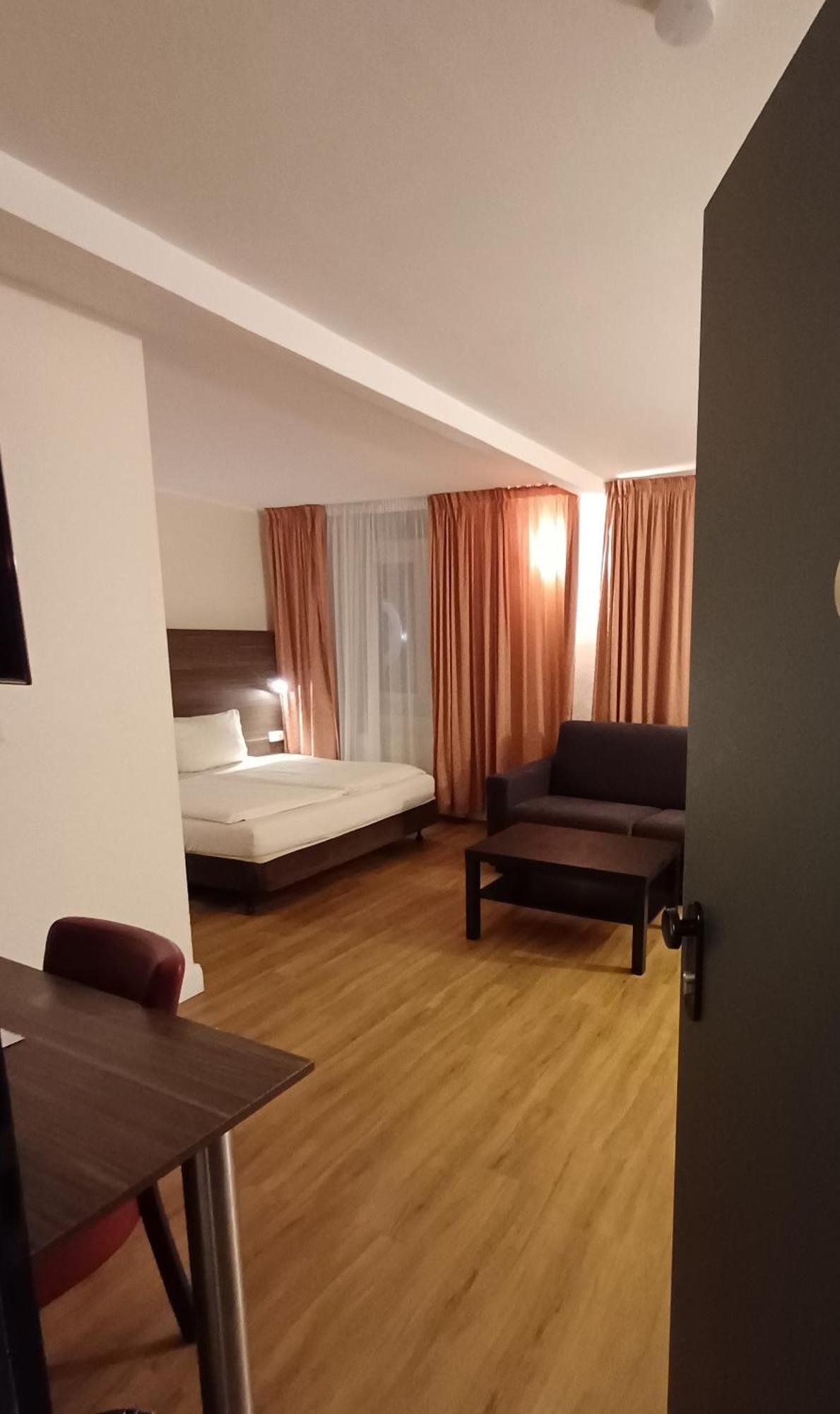 Hotel Ariana Köln Kültér fotó